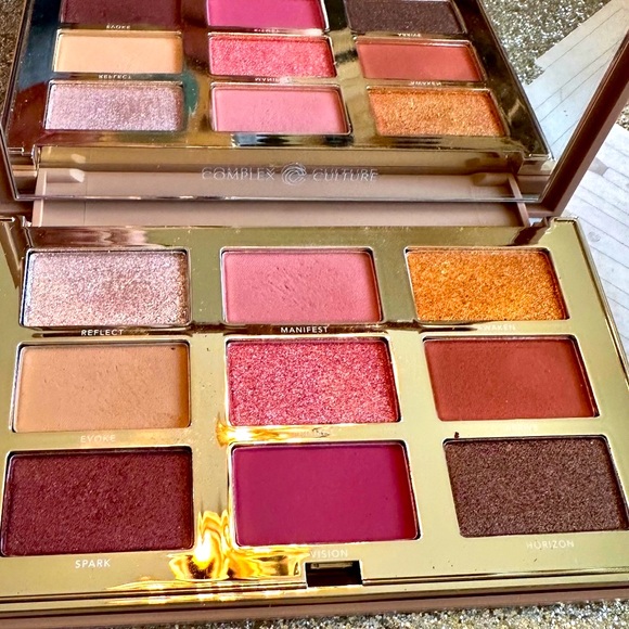 NWOB Complex Culture Cosmetics Future So Bright 9 Shade Vegan Eyeshadow Palette - Picture 3 of 11